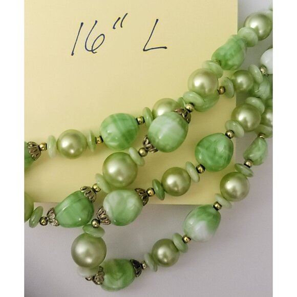 Trifari Green Glass Plastic Bead Necklace Shepherd's Hook Clasp Necklace, Signed - Picture 7 of 8